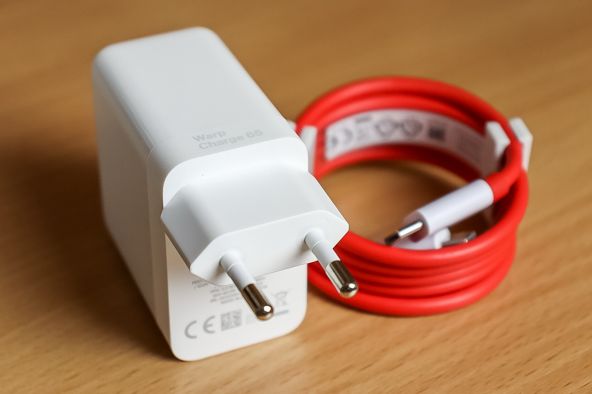 Încărcător OnePlus 8T