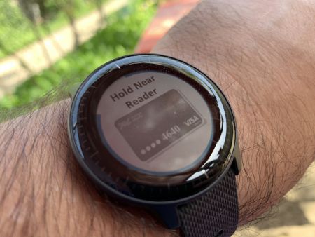 Plata la POS cu ceasul Garmin Vivoactive 3 Music cu Orange Money și Garmin Pay