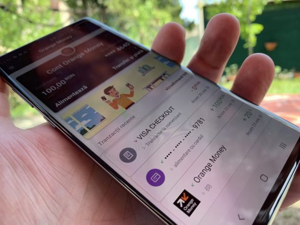 Evident, geek fiind și curios din fire, am asociat cardul virtual cu aplicația Garmin Pay de pe Smartwatch, apoi fuga la magazin și plata cu ceasul.