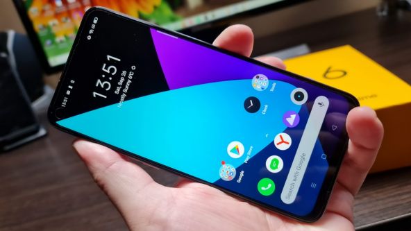 Realme 6 scos din cutie