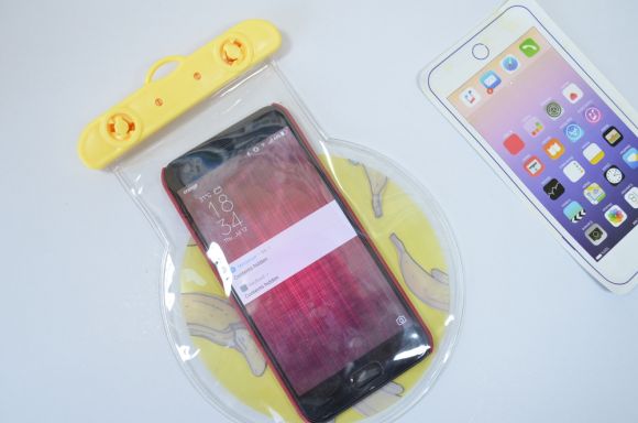 Husa waterproof smartphone