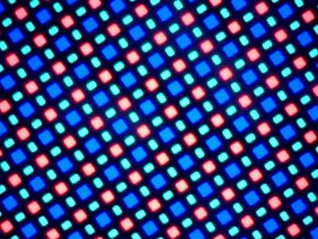 Ecranul lui Samsung Galaxy A3 (2017) vazut la microscop