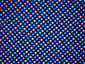 Ecranul lui Samsung Galaxy A5 (2016) vazut prin microscop