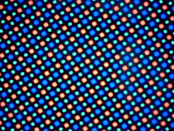 Display-ul lui Samsung Galaxy A5 (2017) vazut la microscop