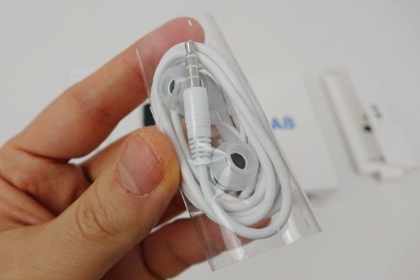 Căștile lui Samsung Galaxy A8 (2018)