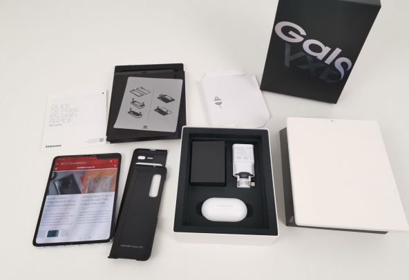 Samsung Galaxy Fold Unboxing