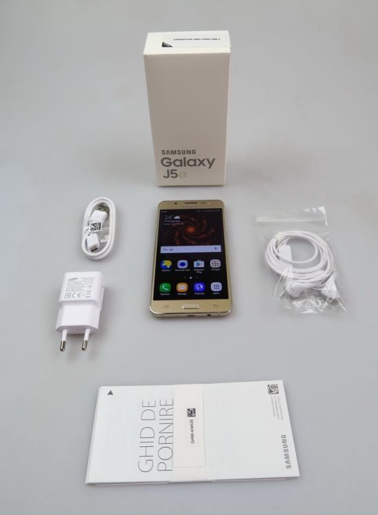 Samsung Galaxy J5 (2016), continutul cutiei