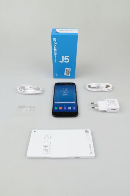 Samsung Galaxy J5 (2017), continutul cutiei