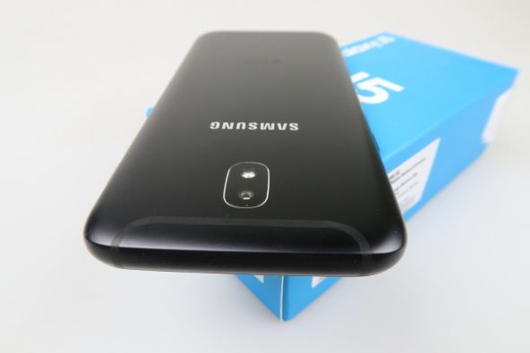 Samsung Galaxy J5 (2017) scos din cutie