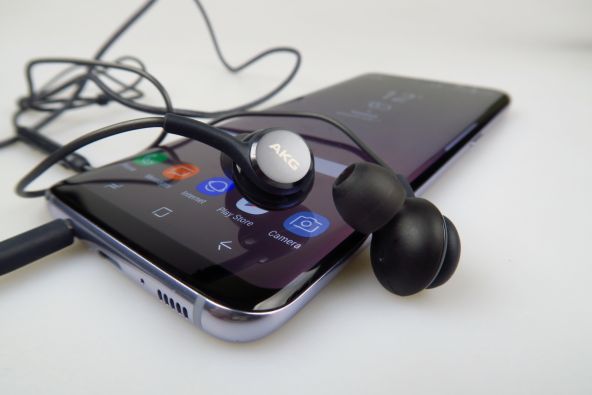 Castile AKG ale lui Samsung Galaxy S8
