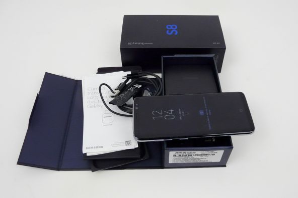 Samsung Galaxy S8, continutul cutiei