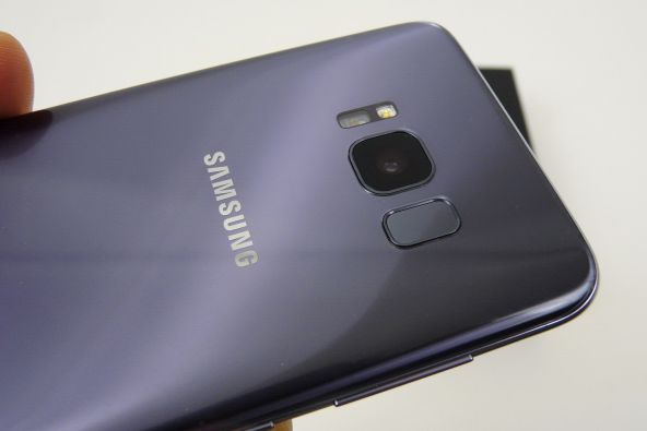 Samsung Galaxy S8 scannerul de amprente (spatele telefonului)