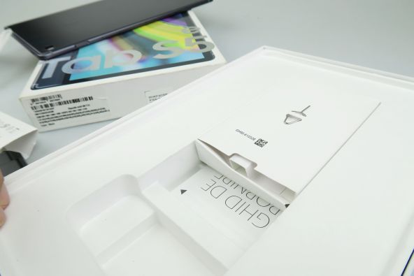 Samsung Galaxy Tab S5e unboxing