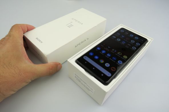Sony Xperia 1 III unboxing