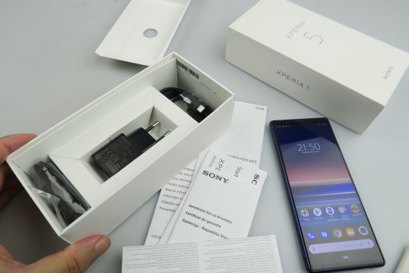 Sony Xperia 5 scos din cutie