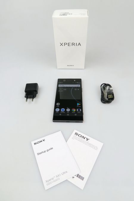 Sony Xperia XA1 Ultra, continutul cutiei