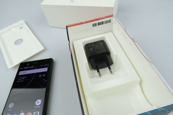 Sony Xperia XZ1 Compact, continutul cutiei