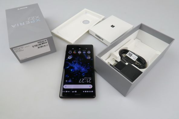 Sony Xperia XZ2, continutul cutiei