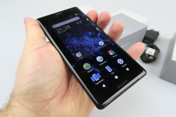 Sony Xperia XZ2 scos din cutie