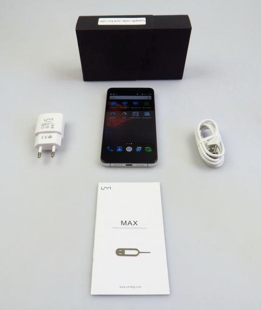UMi Max, continutul cutiei
