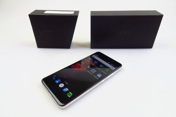 UMi Max scos din cutie