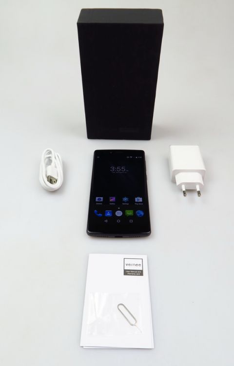 Conținutul cutiei lui Vernee Apollo Lite