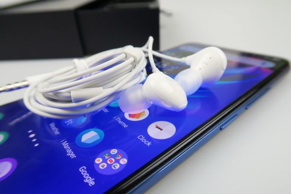 Căștile lui Vivo NEX Dual Display