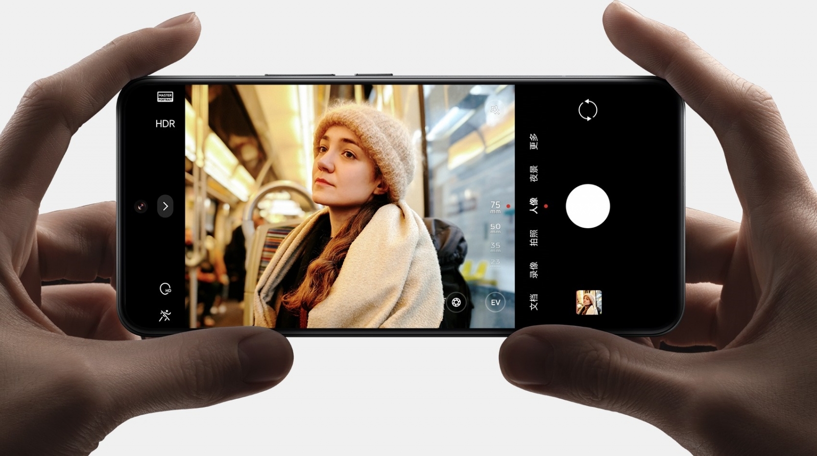 Xiaomi 14 Ultra e acum oficial! Cameraphone-ul primește senzori foto actualizați, ramă din titaniu, ecran plat, baterie mai mare