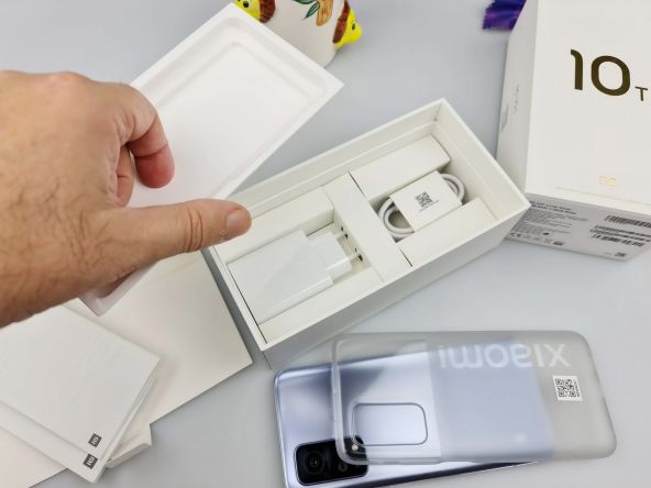Xiaomi Mi 10T 5G, conținutul cutiei