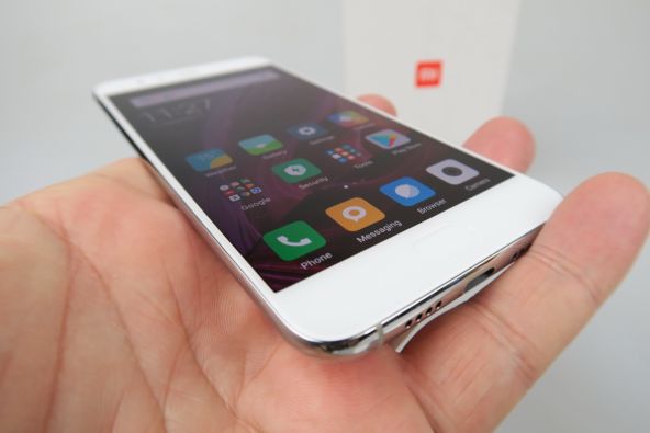 Xiaomi Mi 6 scos din cutie