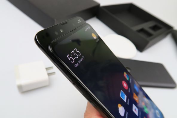 Xiaomi Mi Mix 3 scos din cutie