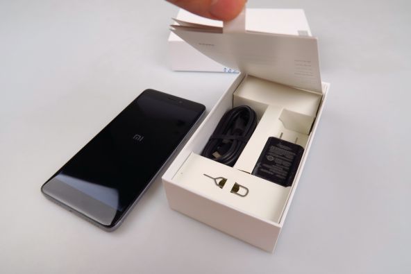Xiaomi Redmi Note 4X, continutul cutiei