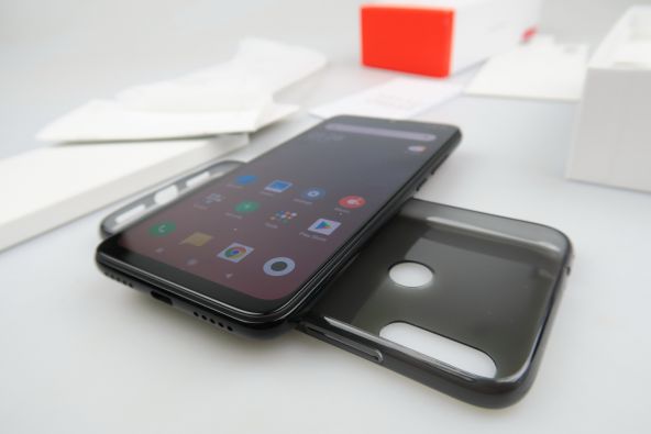 Xiaomi Redmi Note 7 scos din cutie