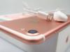 iPhone 7 Unboxing (Rose Gold, 32 GB): pierde butonul Home mecanic şi jackul audio, câştigă difuzoare stereo şi rezistenţă la apă (Video)