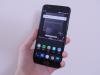 OnePlus 5 ar avea ecranul montat cu susul în jos, provocând un mic bug la scrolling (Video)