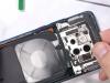 Huawei Mate 20 Pro este desfăcut în faţa camerei şi se dovedeşte a fi greu de reparat (Video)