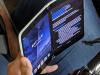 Microsoft Surface Duo apare într-o fotografie hands on, dar şi într-un clip video; În sfârşit are o cameră! (Video)