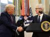 Apple promite investiții de 100 de miliarde de dolari în SUA după presiuni din partea lui Donald Trump