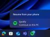 Ai început un podcast pe telefon și îl continui instant pe laptop; Windows 11 testează redarea automată a Spotify și altor aplicații Android între dispozitive