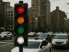 Semaforul viitorului are o a patra culoare; Alb pentru coordonarea mașinilor autonome