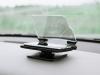 Hudway Glass este un accesoriu care afişează un sistem de navigare HUD la volan, folosind un smartphone