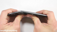 Huawei Honor 6X e vulnerabil la îndoire, primeşte bile negre de la JerryRigEverything după un bendtest în faţa camerei (Video)