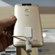 MWC 2017: ZTE Blade V8 Lite hands on - dotări midrange, preţ entry level (Video)