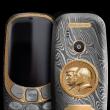 Putin şi Trump sunt imortalizaţi pe o ediţie specială de Nokia 3310, din aur şi titaniu