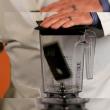 iPhone 4, trecut prin mixer in noul episod "Will it blend?"