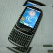 Rival pentru BlackBerry? Motorola XT300 isi face aparitia pe web in noi imagini (Video)