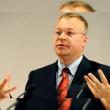 Nokia, cu un pas mai aproape de Windows Phone 7/Android; CEO-ul Stephen Elop pregătește &ldquo;trupeleâ€