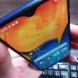 Samsung Galaxy A20e: Design jucăuş şi tineresc