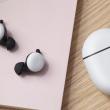 Google Pixel Buds 2 debutează, cu design inspirat de Chromecast, Google Assistant ca funcţie centrală