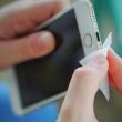 Este ok să-ți cureți iPhone-ul cu șervețele dezinfectante? Apple spune că da și vine cu recomandări în plină epidemie de COVID-19